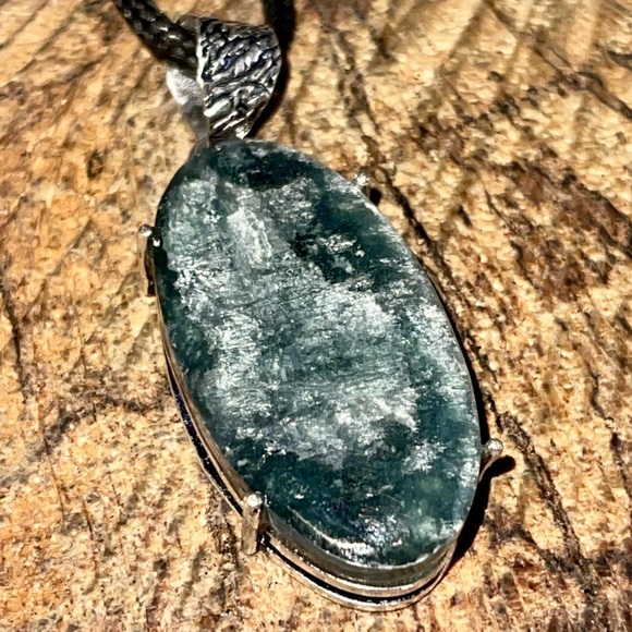 Silver Sheen Green Emerald Seraphinite Pendant 2” - Picture 9 of 13
